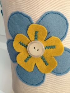 Felt flower with button