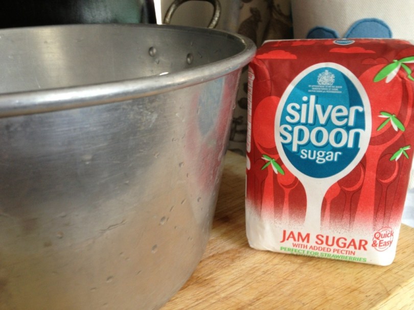 Jam pan retrieved from garage with 1kg of jam sugar (with pectin)