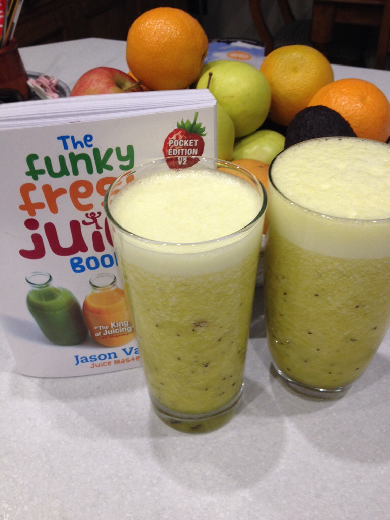 Mellow yellow juice. 1/2 pineapple, 1/2 yellow pepper, 2 kiwi, 2 apples, 1 banana. Not convinced. Tasted the pepper all morning