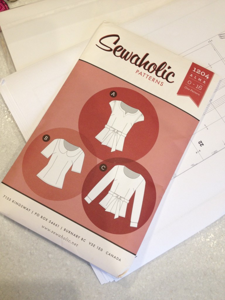 Sewaholic Alma blouse with Peter Pan collar