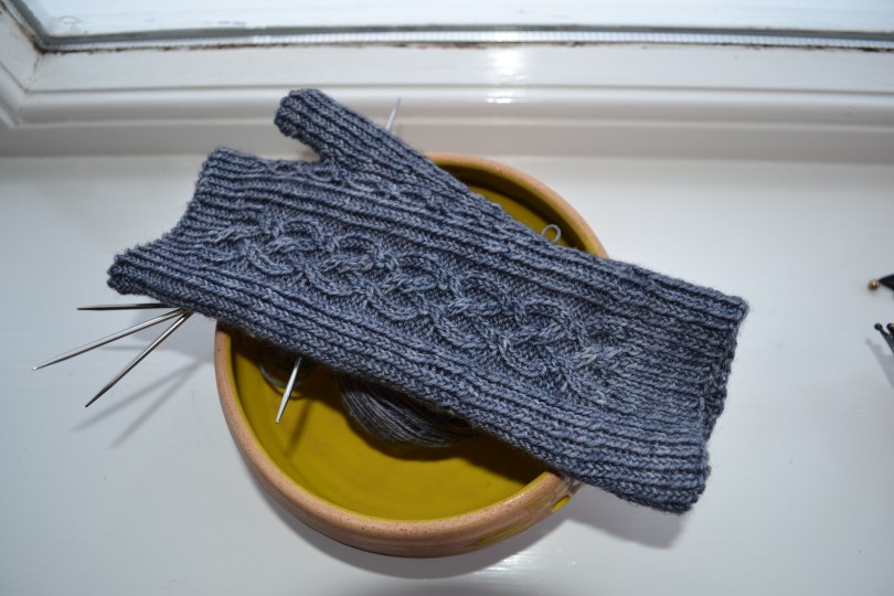 beira fingerless gloves