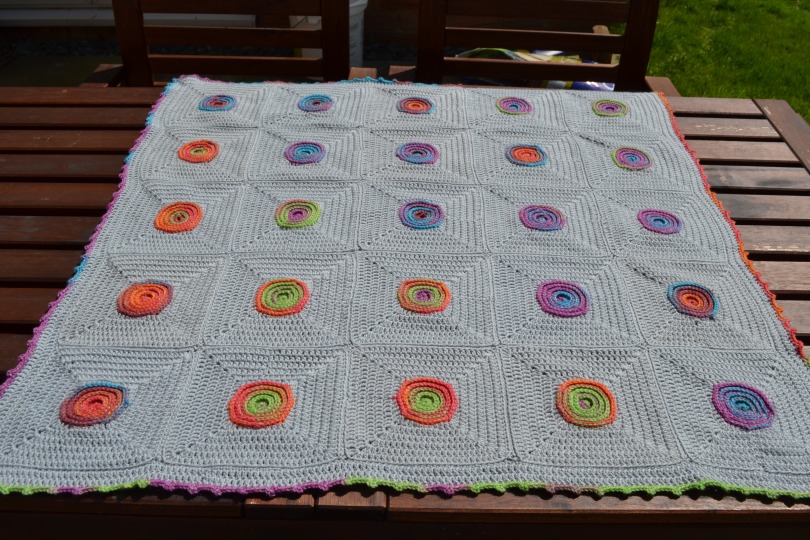Circles within squares crochet blanket